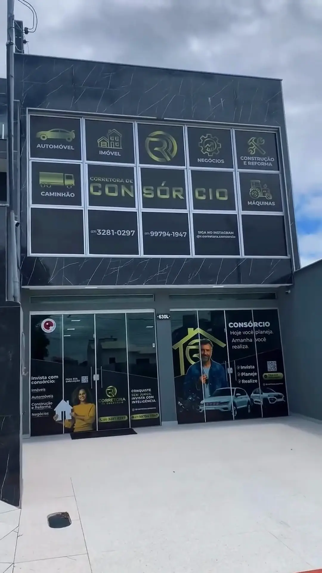 Fachada real da R Corretora de Consórcio em Serra, Espírito Santo