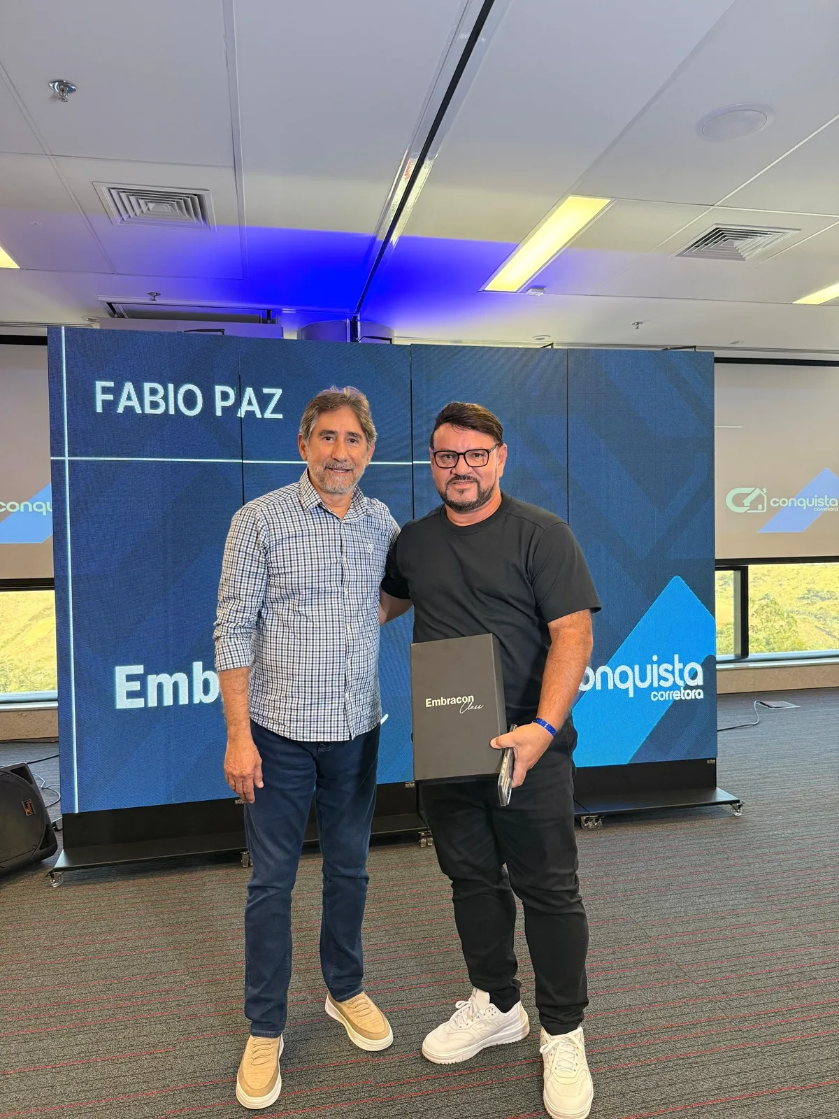 Rones Amorim em registro de reconhecimento da Embracon em julho de 2025